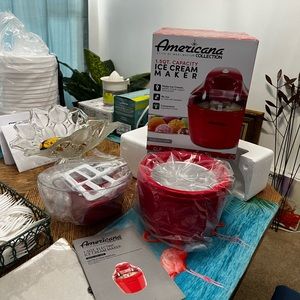 BRAND NEW ICE CREAM MAKER WITH INSTRUCTIONS
